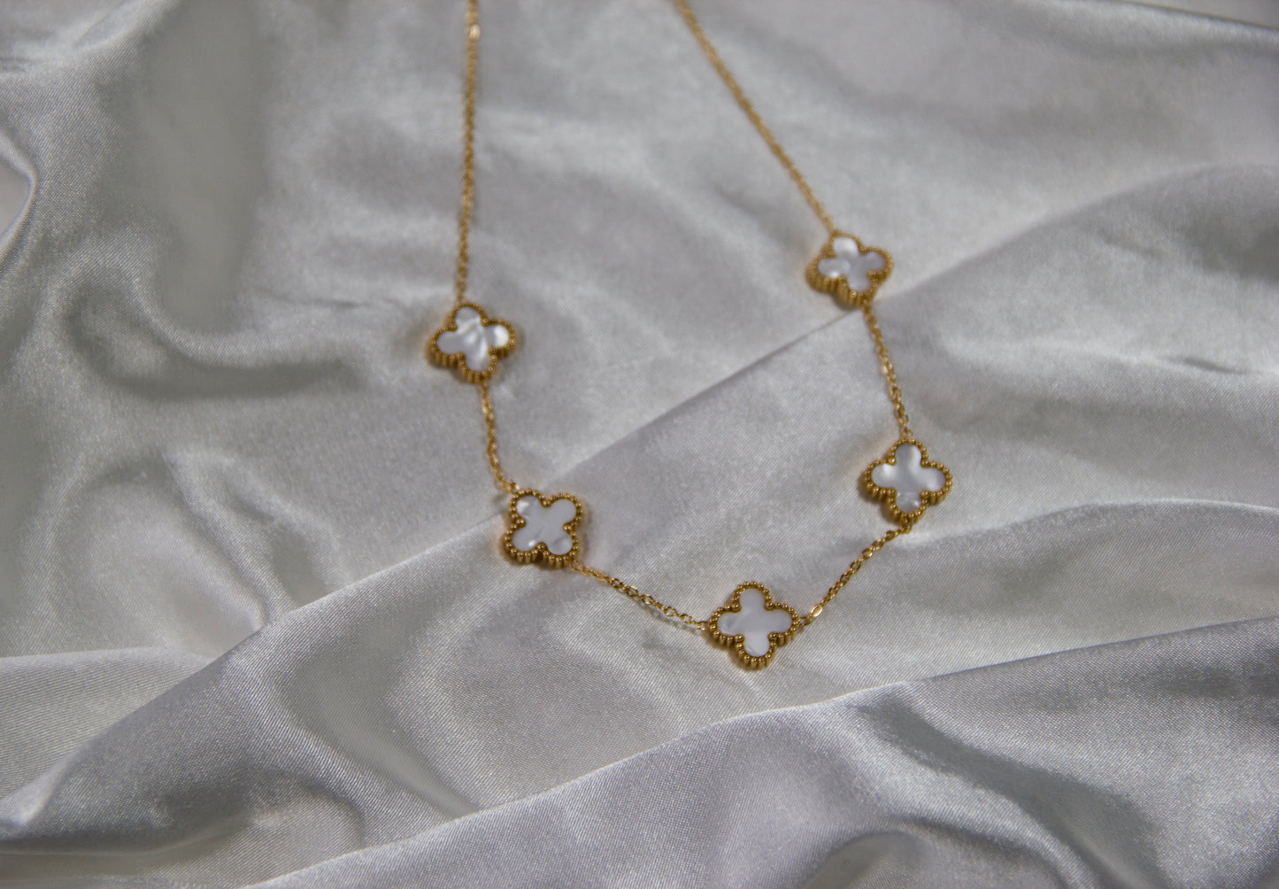 Collier Rosas